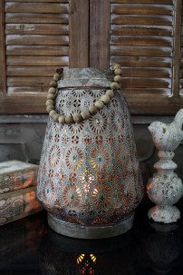  SMALL ROUND METAL LANTERN WITH BEADED HANDLE [479368]